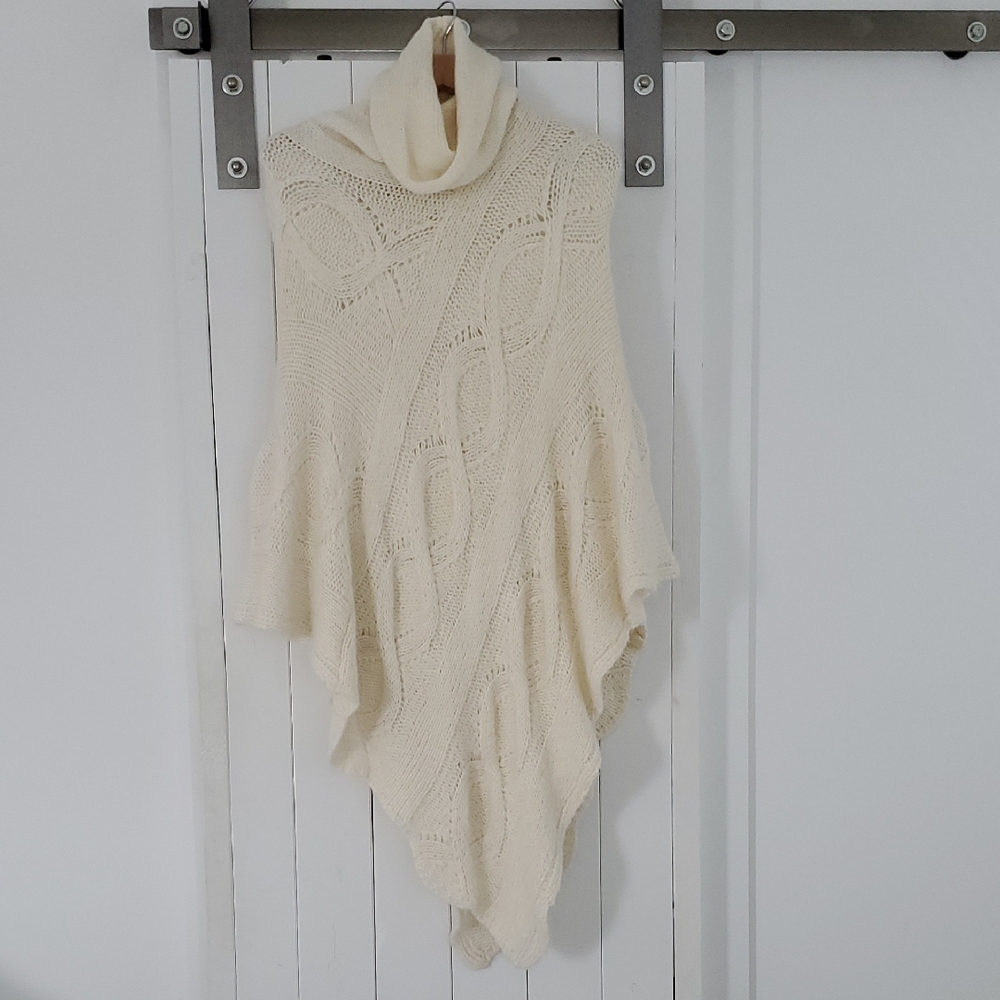 Elegant Cream Cable Knit Sweater poncho